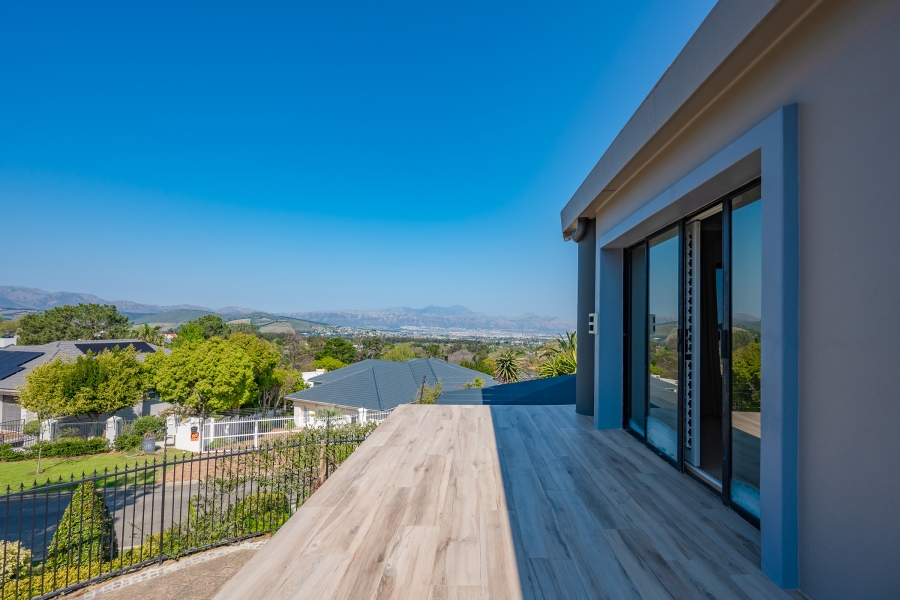 4 Bedroom Property for Sale in La Concorde Western Cape